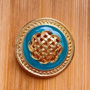 Weekender pendant in goldtone setting with green enamel basket weave VINTAGE